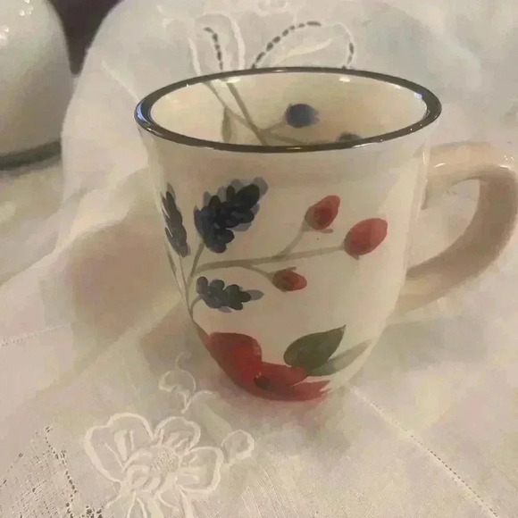 Pfaltzgraff Scarlett Coffee Mug  Poppies And‎ Lavendar - Picture 2 of 9